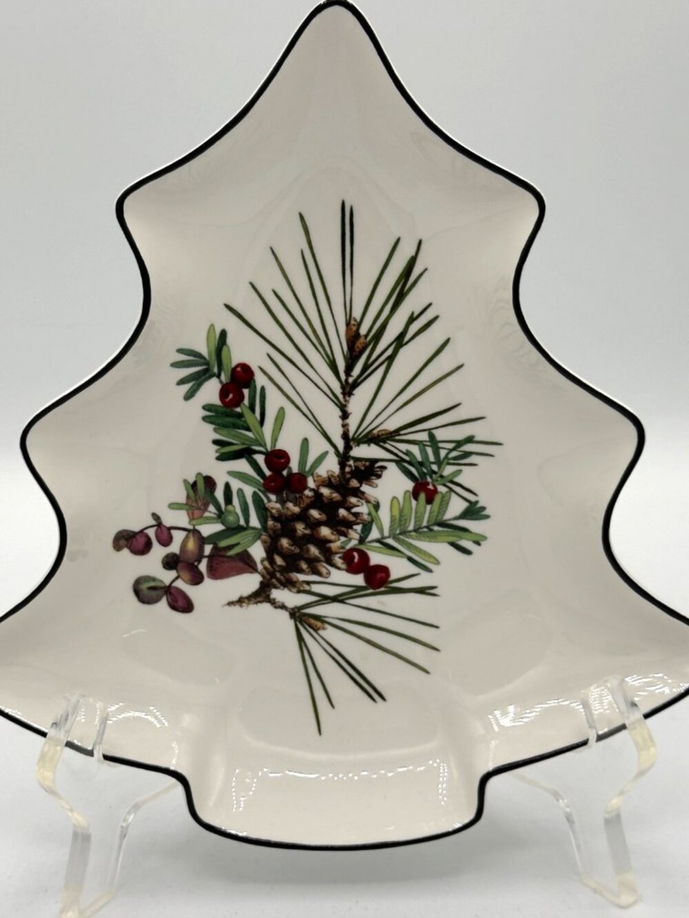 Lenox Tree Shaped Dish Etchings Collection Catherine  Christmas 7.5"